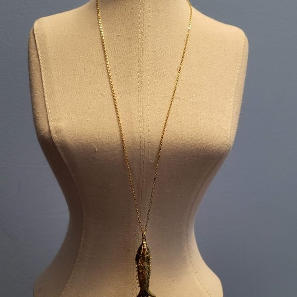 18" 14K Gold Necklace with 14K Gold Fish Pendant - Picture 2 of 9